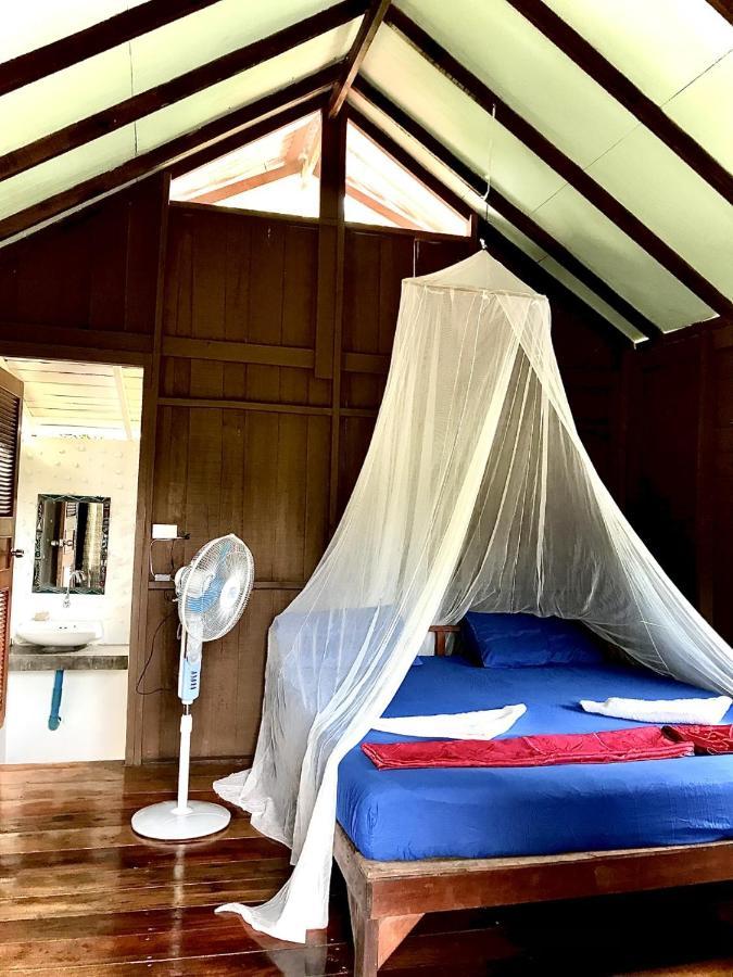 Hotel Frog Garden Hut Koh Phayam Esterno foto