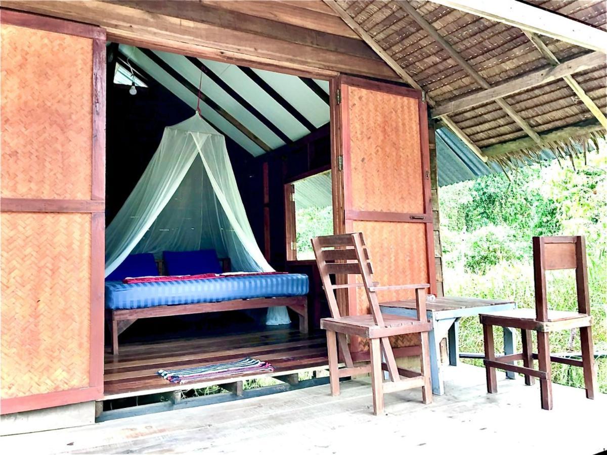 Hotel Frog Garden Hut Koh Phayam Esterno foto